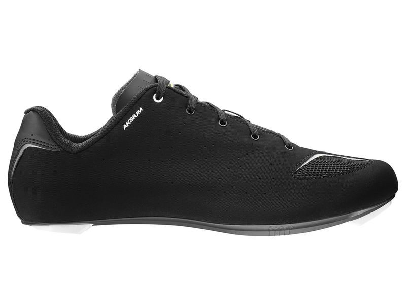 Обувь Mavic AKSIUM III, размер UK 12 (47 1/3, 299мм) Black/White/Black черная